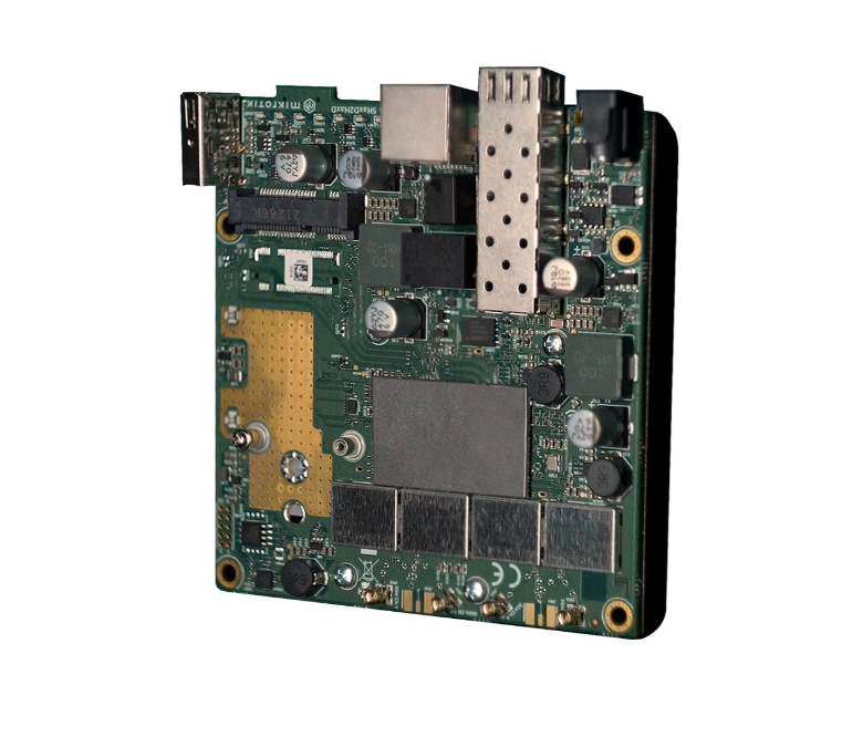 MikroTik RouterBOARD L23UGSR-5HaxD2HaxD W6